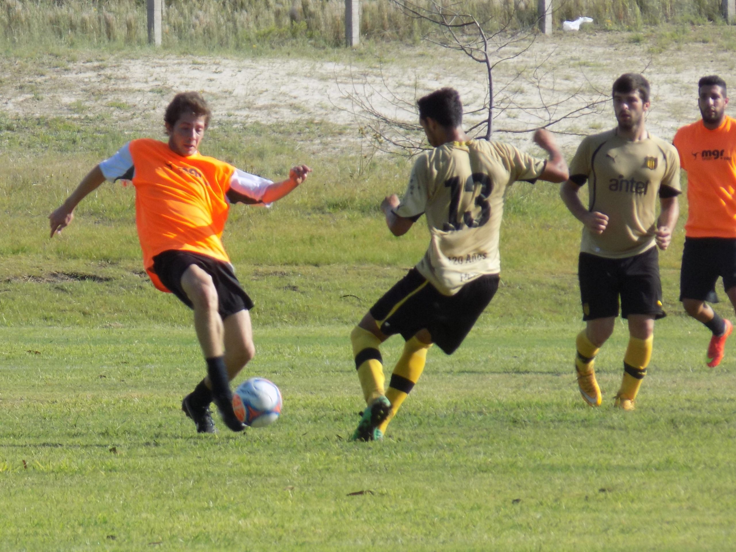 24.01.2015 Potencia se enfrentó en amistoso ante la tercera de Peñarol