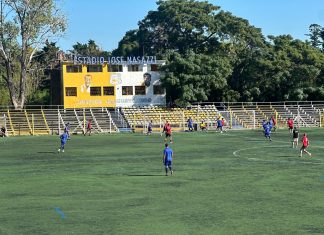 Encuentro amistoso en el Estadio Nasazzi